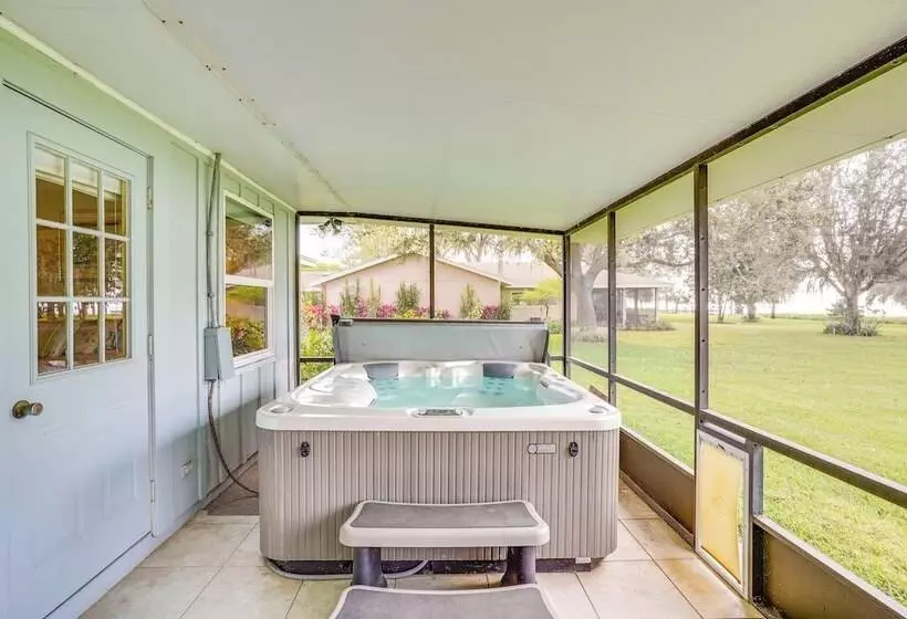 Cozy Frostproof Escape W/ Private Hot Tub!
