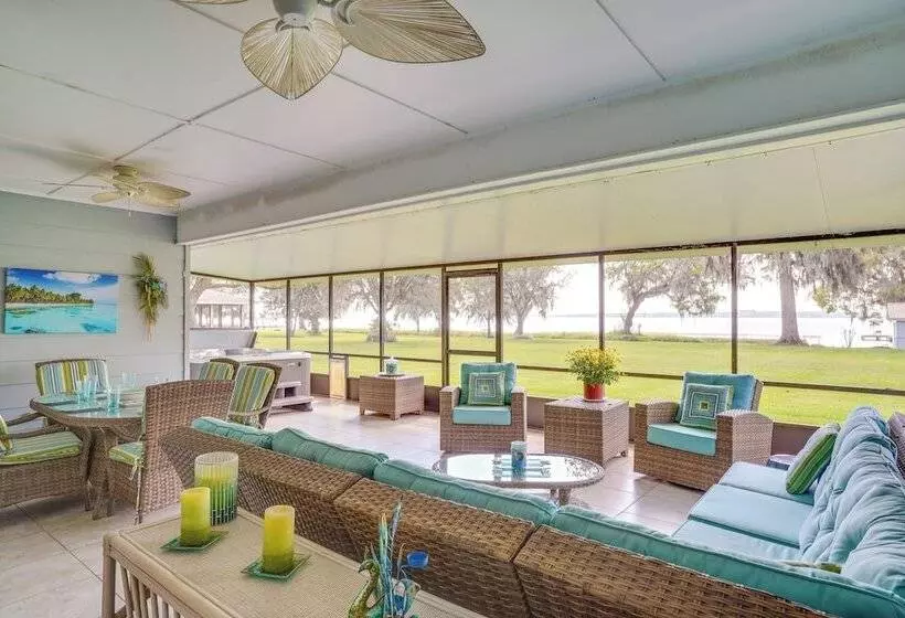 Cozy Frostproof Escape W/ Private Hot Tub!