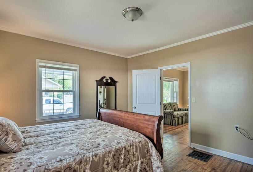 Cozy Greenville Bungalow ~ 2 Mi To Downtown!