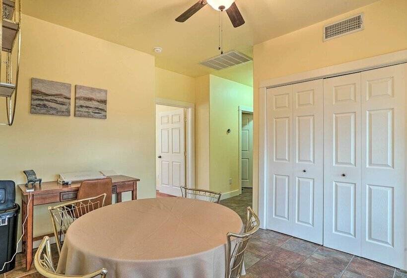 Cozy Las Cruces Gem: Fire Pit, Patio & Views!