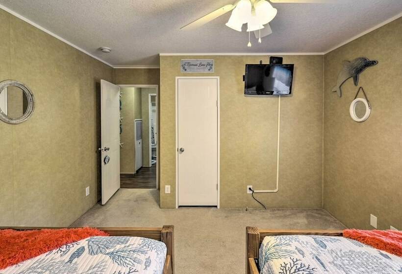 Cozy Steinhatchee House W/ Fire Pit & Grill!