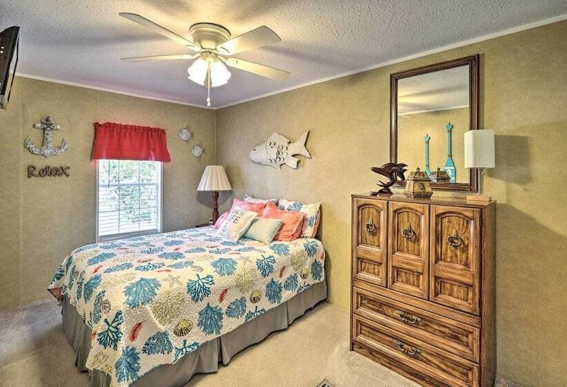 Cozy Steinhatchee House W/ Fire Pit & Grill!