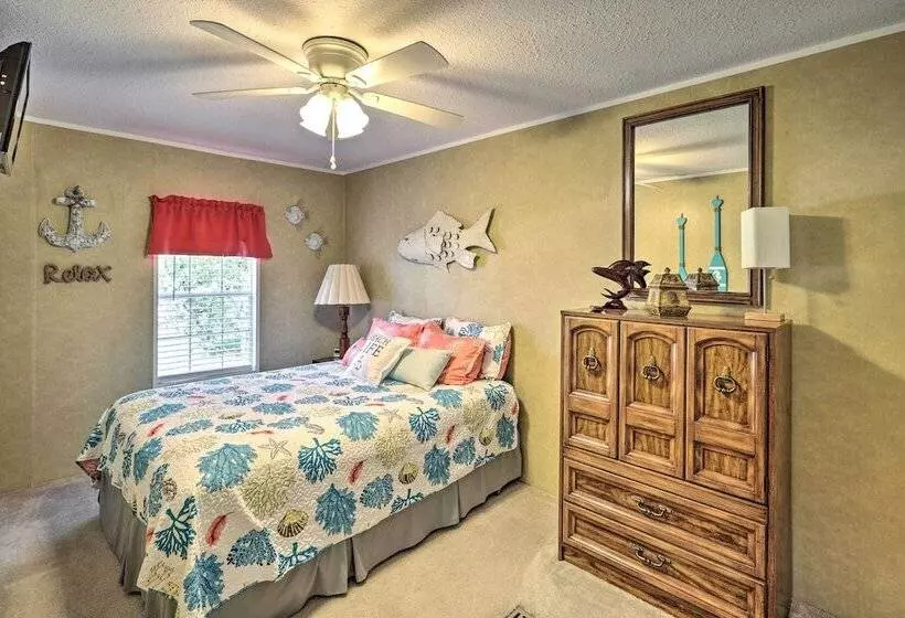 Cozy Steinhatchee House W/ Fire Pit & Grill!