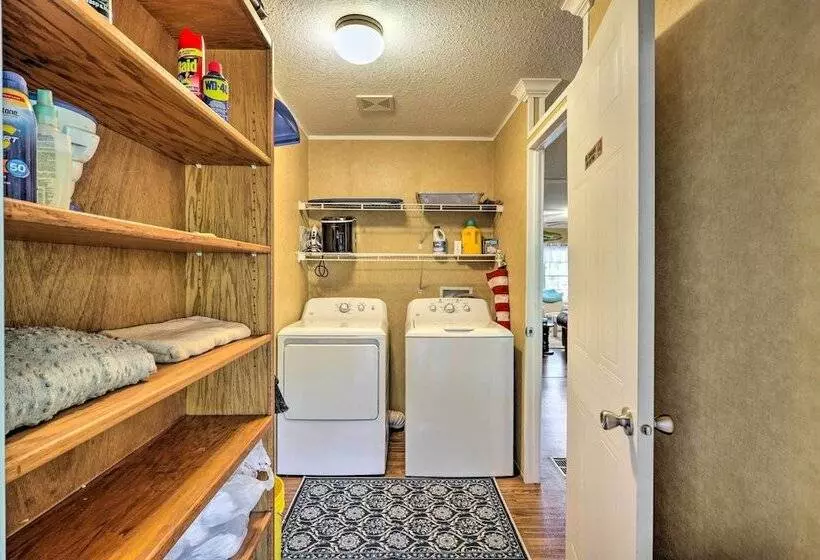 Cozy Steinhatchee House W/ Fire Pit & Grill!