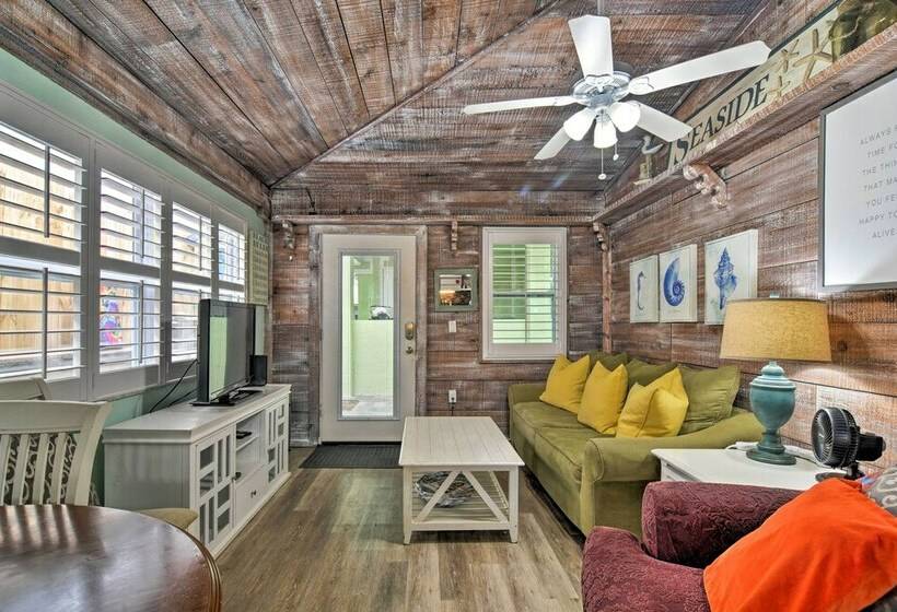 Driftwood Beach Suite    Walk To Clearwater Bch