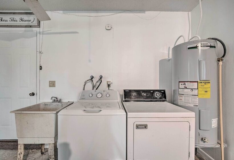 Family Friendly Ocala Retreat: 18 Mi To Dtwn!