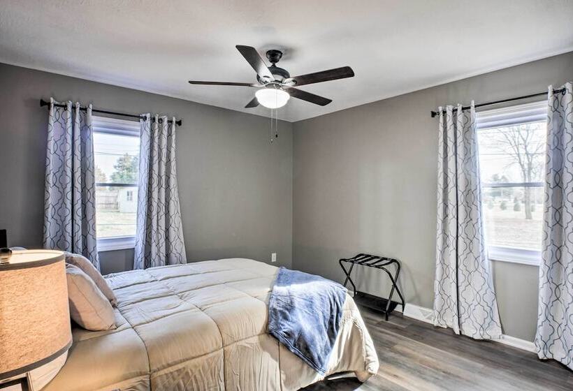 Family Friendly Springfield Home W/ Yard!