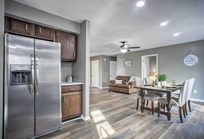 Family Friendly Springfield Home W/ Yard!