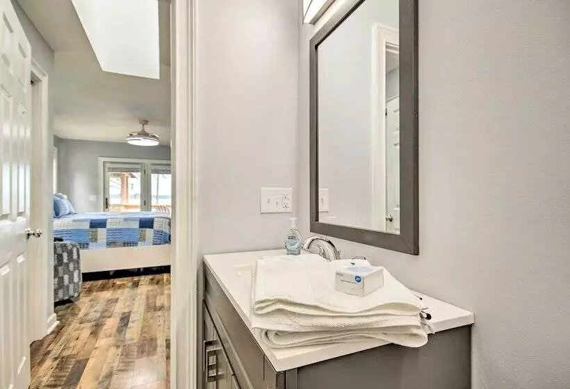 Gilbert Lakefront Retreat W/ Private Dock!