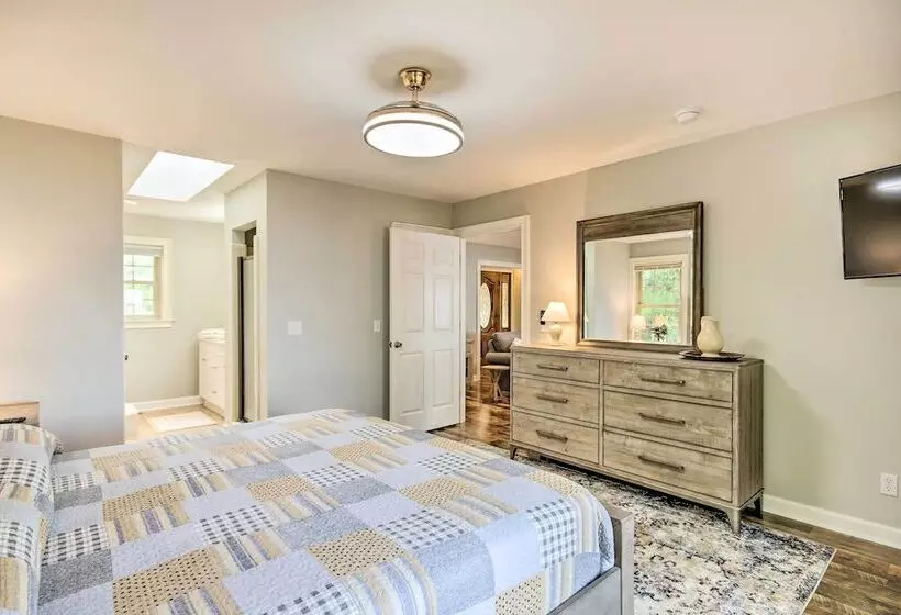 Gilbert Lakefront Retreat W/ Private Dock!