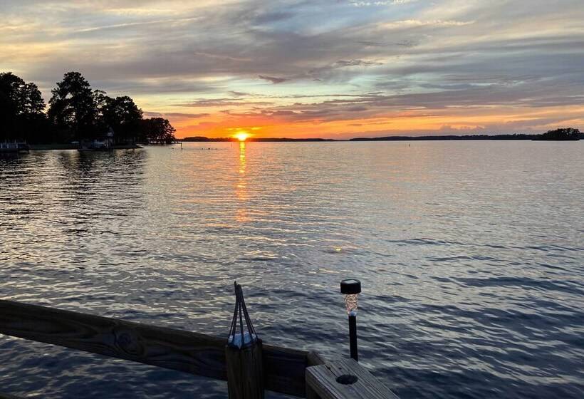 Gilbert Lakefront Retreat W/ Private Dock!