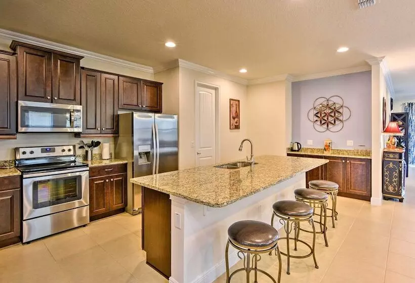 5 Mi To Disney: Oasis W/ Pool & Patio