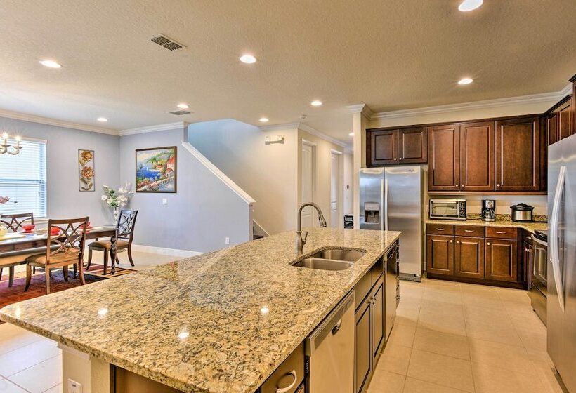 5 Mi To Disney: Oasis W/ Pool & Patio