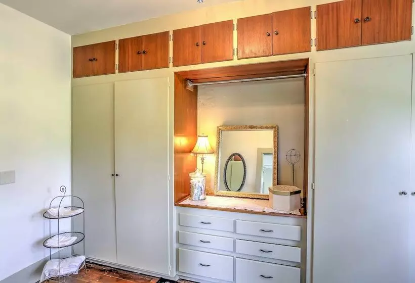 Historic Ottawa Lake House: Deck, Barn + 96 Acres!