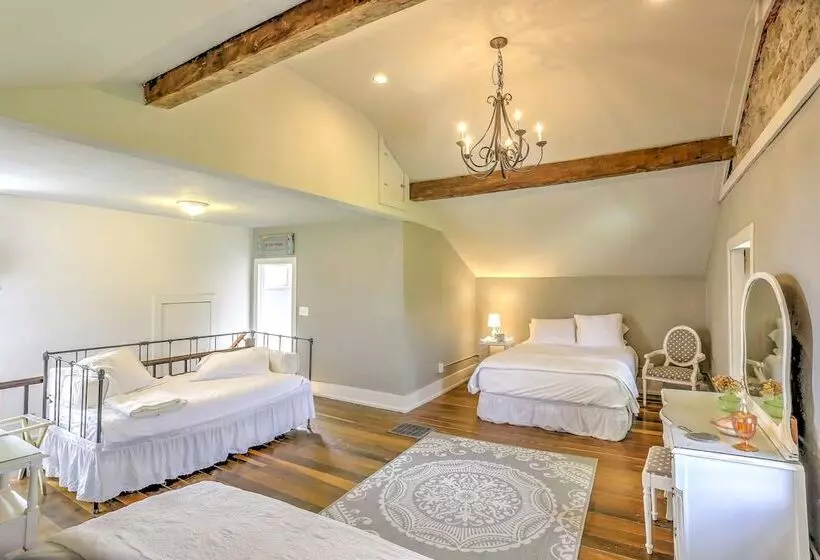 Historic Ottawa Lake House: Deck, Barn + 96 Acres!