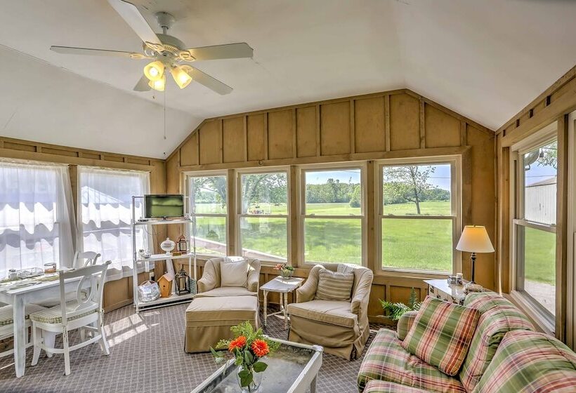 Historic Ottawa Lake House: Deck, Barn + 96 Acres!