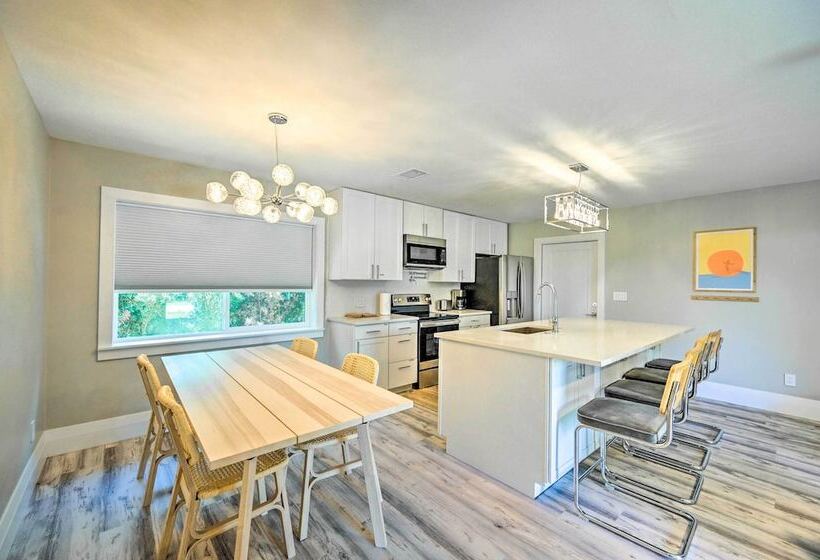 Home Close To Naples Beach   Pets Welcome!