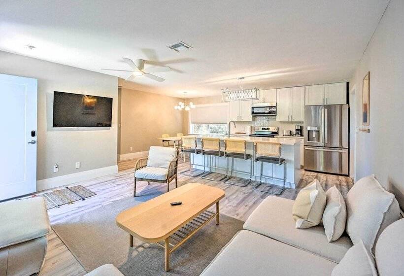 Home Close To Naples Beach   Pets Welcome!