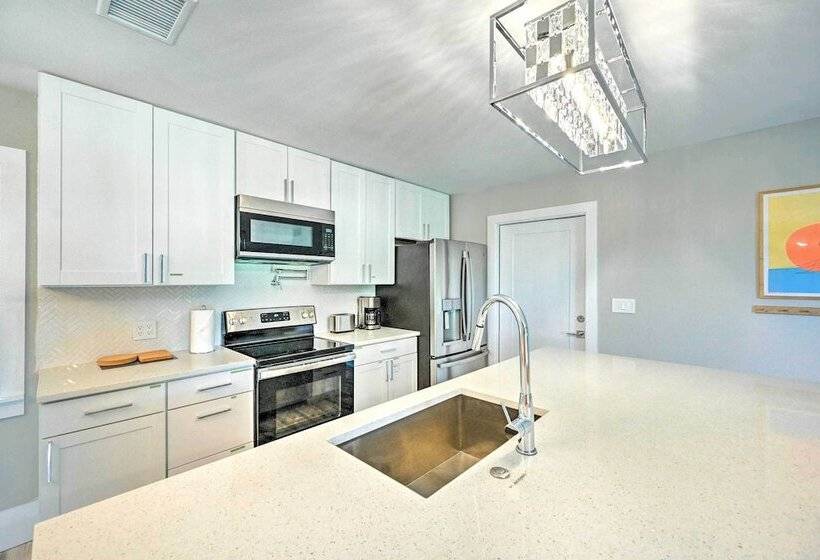 Home Close To Naples Beach   Pets Welcome!