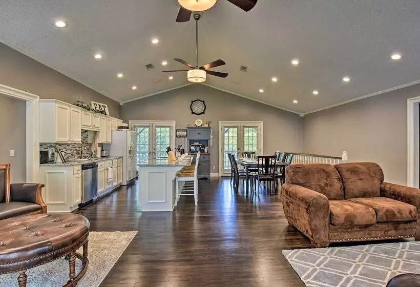 Lakefront Home W/ Private Dock In Hot Springs!