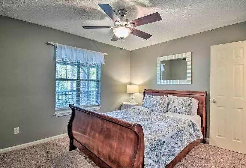 Lakefront Home W/ Private Dock In Hot Springs!