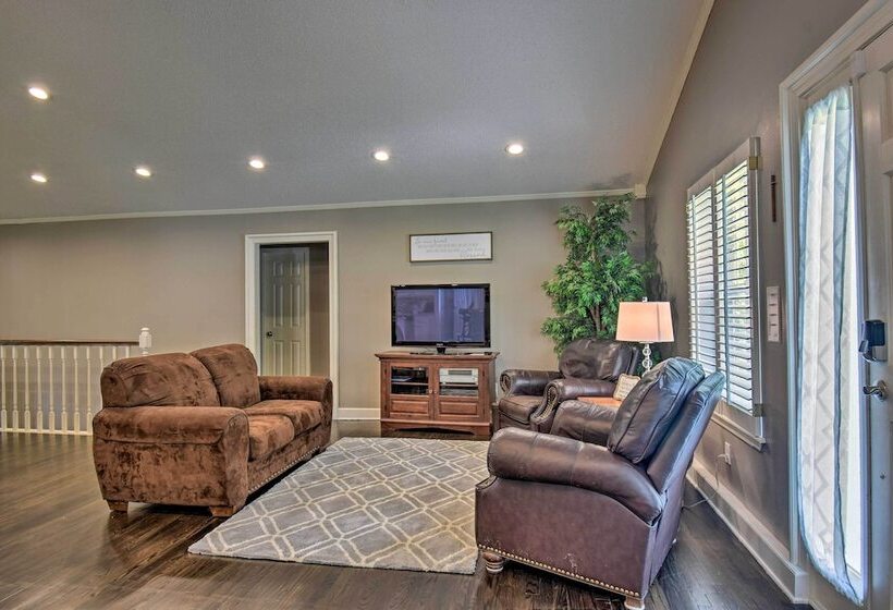 Lakefront Home W/ Private Dock In Hot Springs!