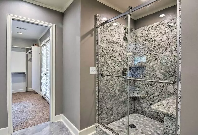 Lakefront Home W/ Private Dock In Hot Springs!