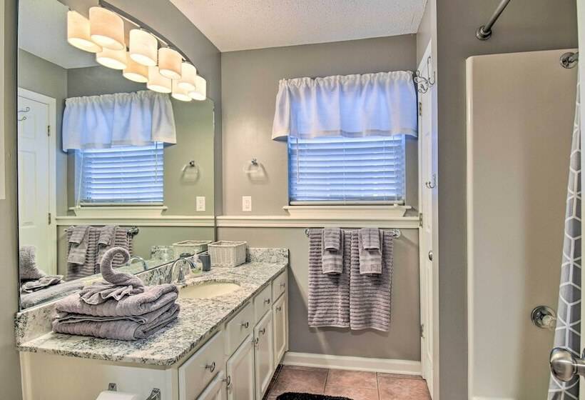 Lakefront Home W/ Private Dock In Hot Springs!