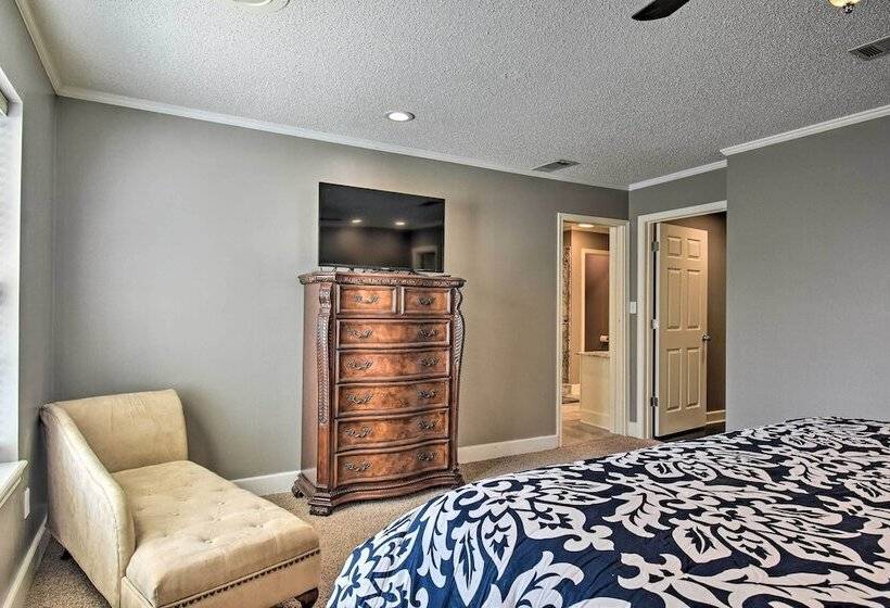 Lakefront Home W/ Private Dock In Hot Springs!