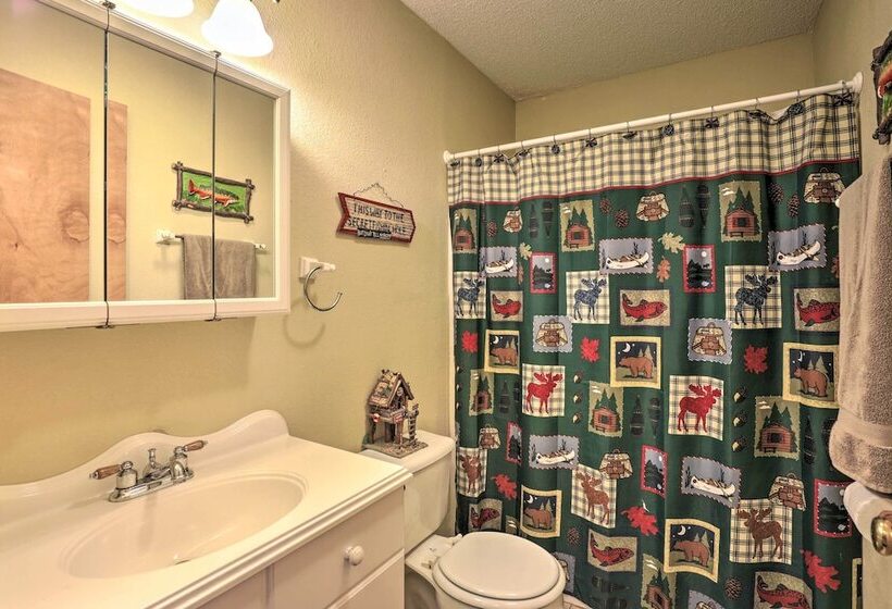 Keystone Heights Lakefront Cabin Fire Pit, Grill