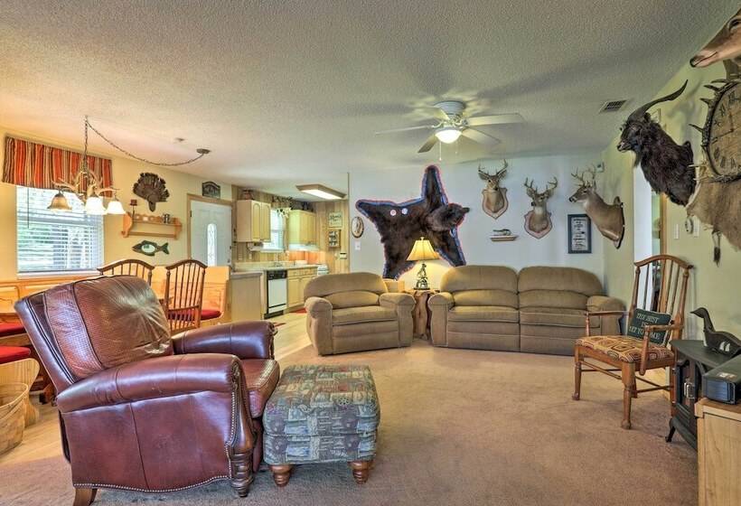 Keystone Heights Lakefront Cabin Fire Pit, Grill