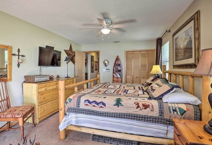 Keystone Heights Lakefront Cabin Fire Pit, Grill