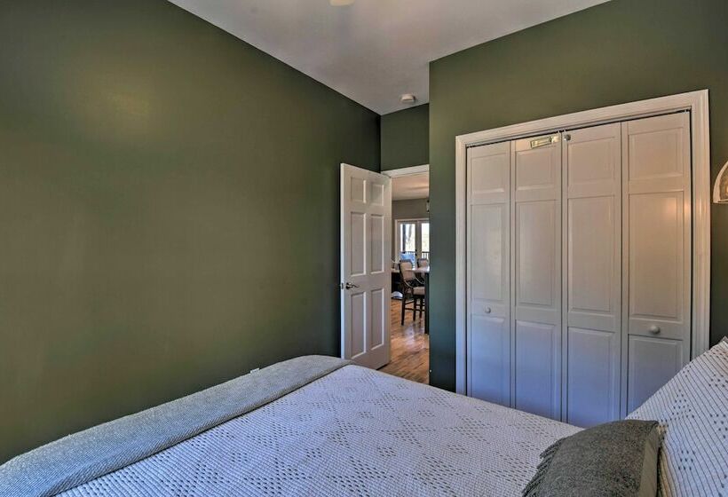 Lake Hartwell Retreat W/ Boat Dock & Kayaks!