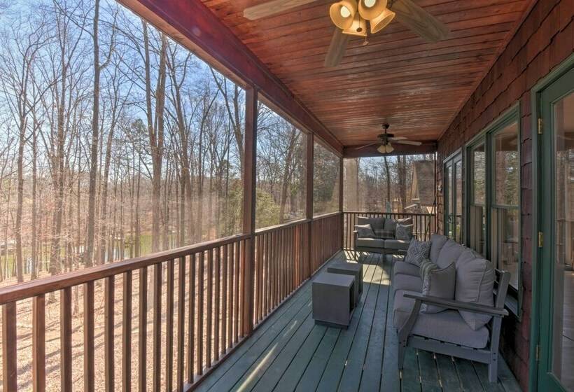 Lake Hartwell Retreat W/ Boat Dock & Kayaks!