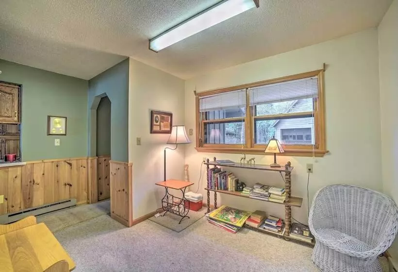 Waterfront Lake Pleasant Getaway W/ Kayaks, Grill!