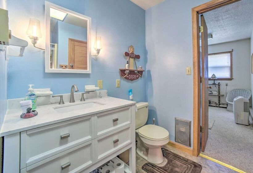 Waterfront Lake Pleasant Getaway W/ Kayaks, Grill!