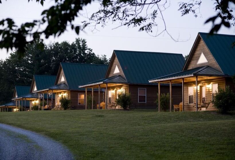 Lakefront Columbia Cabin W/ Porch & Shared Dock