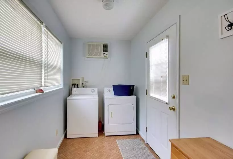 Lakefront House W/ Boat Ramp, Dock & Sunset Views!