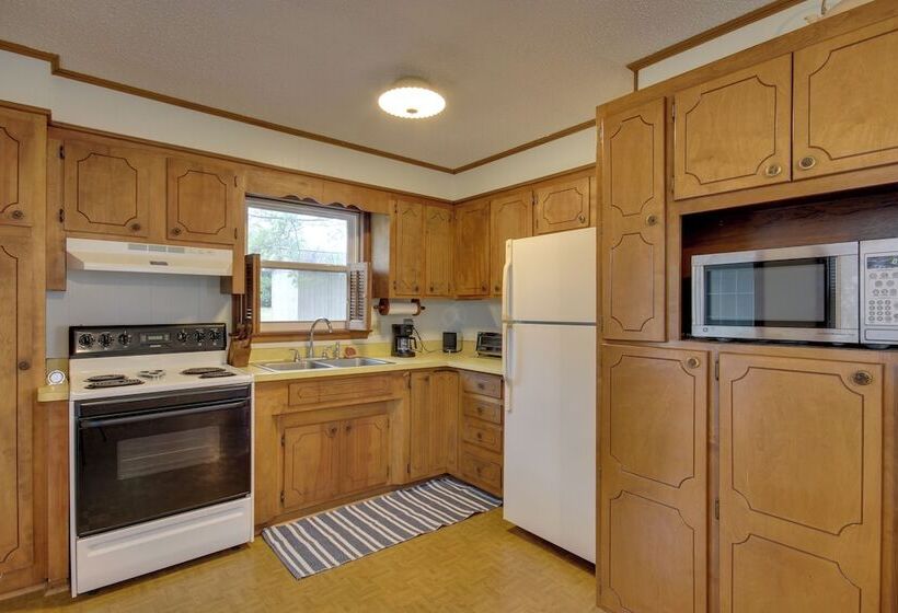 Lakefront House W/ Boat Ramp, Dock & Sunset Views!