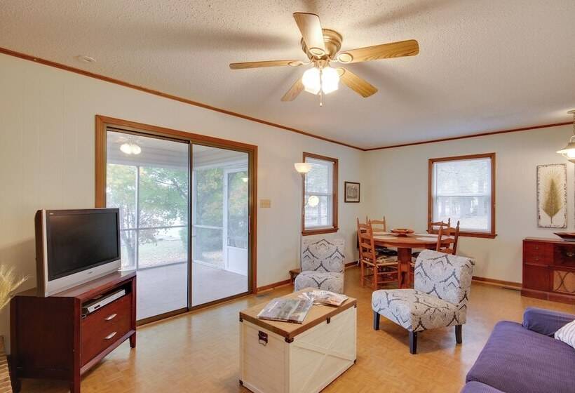 Lakefront House W/ Boat Ramp, Dock & Sunset Views!