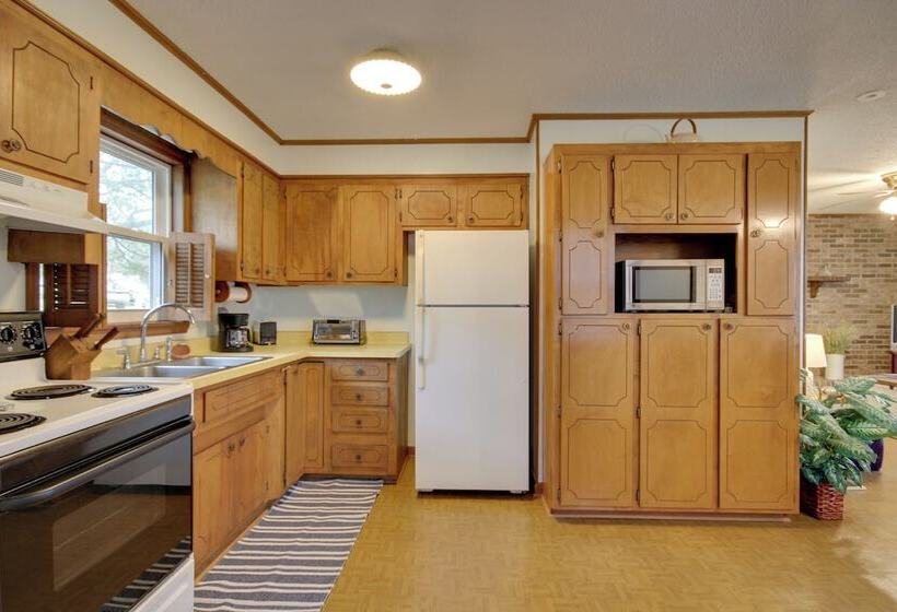 Lakefront House W/ Boat Ramp, Dock & Sunset Views!