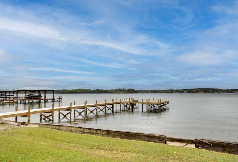 Lakefront House W/ Boat Ramp, Dock & Sunset Views!