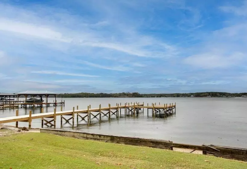 Lakefront House W/ Boat Ramp, Dock & Sunset Views!