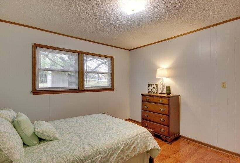 Lakefront House W/ Boat Ramp, Dock & Sunset Views!