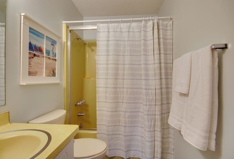 Lakefront House W/ Boat Ramp, Dock & Sunset Views!