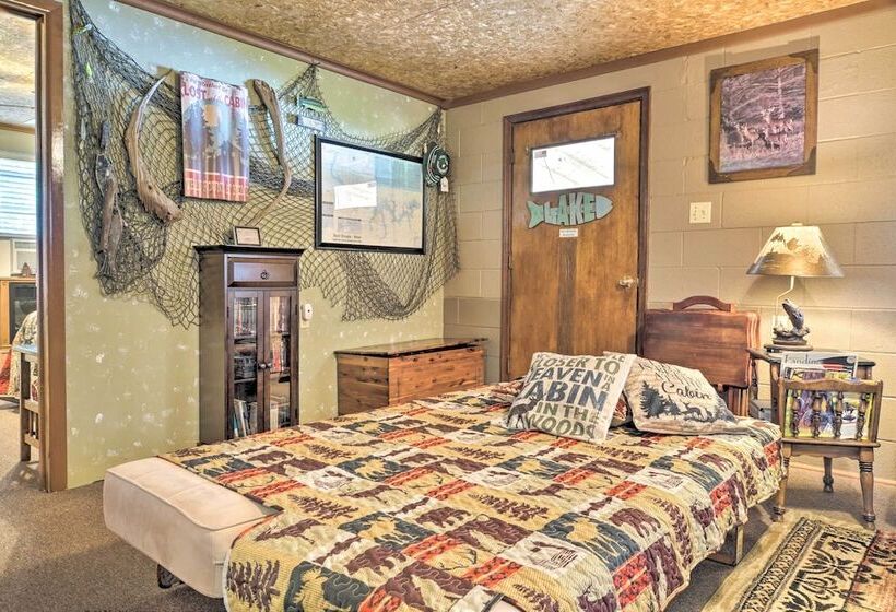 Waterfront Bull Shoals Lake Cabin W/ Deck + Views!