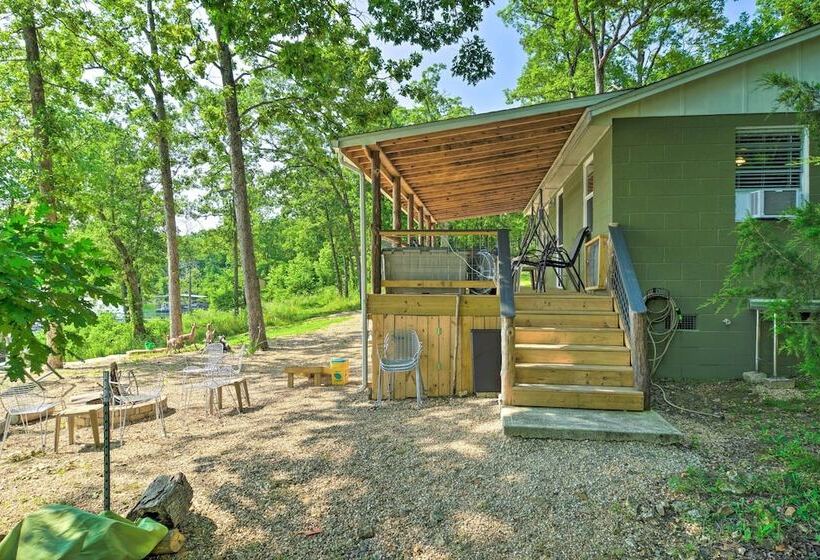 Waterfront Bull Shoals Lake Cabin W/ Deck + Views!