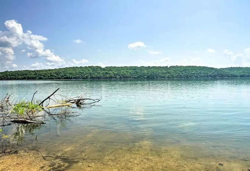 Waterfront Bull Shoals Lake Cabin W/ Deck + Views!