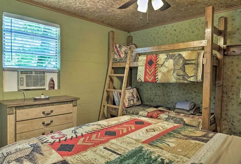 Waterfront Bull Shoals Lake Cabin W/ Deck + Views!