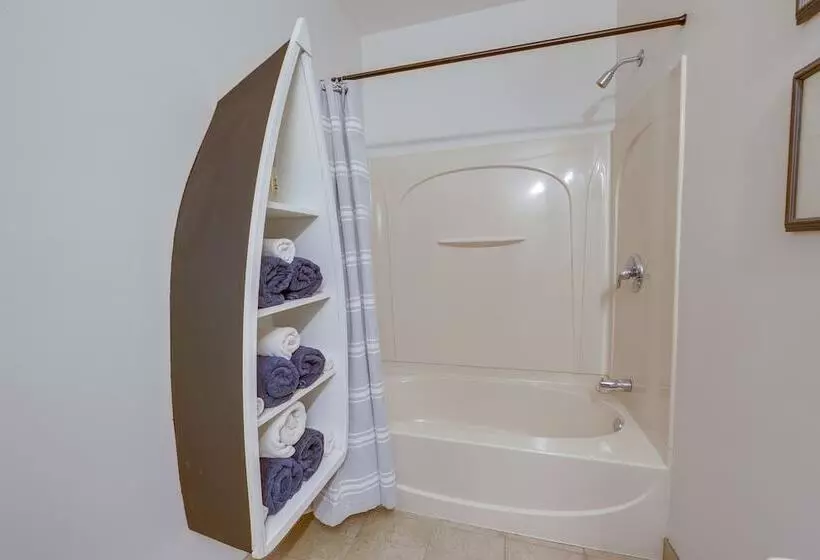 Rustic Tustin Cabin On 7 Acres W/ Fire Pit & Porch